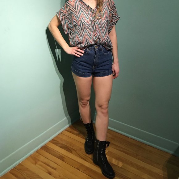 Olive & Oak multi-colored short sleeve top - Picture 5 of 6